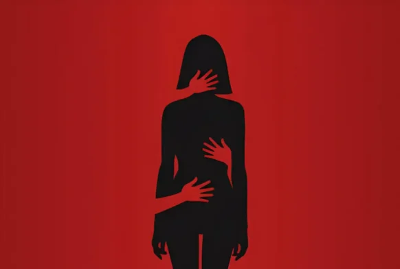 mujer siendo abusada sexualmente en el trabajo